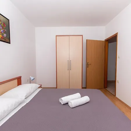 Am Suedhang Gelegen Mit Meerblick By Interhome *
