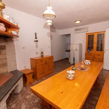 Am Suedhang Gelegen Mit Meerblick By Interhome *