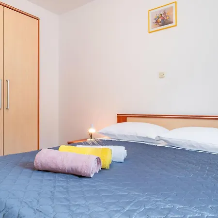 Am Suedhang Gelegen Mit Meerblick By Interhome *