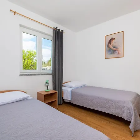 Am Suedhang Gelegen Mit Meerblick By Interhome Brovinje