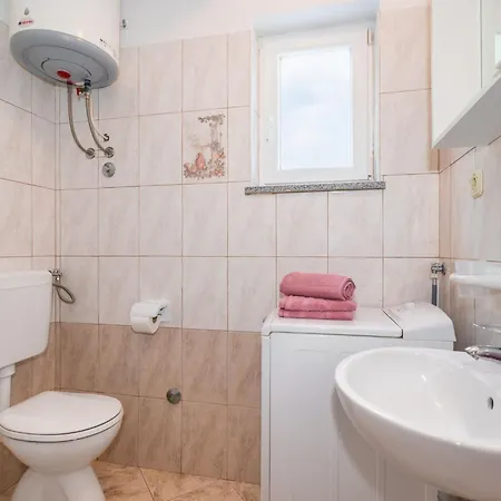 Am Suedhang Gelegen Mit Meerblick By Interhome *